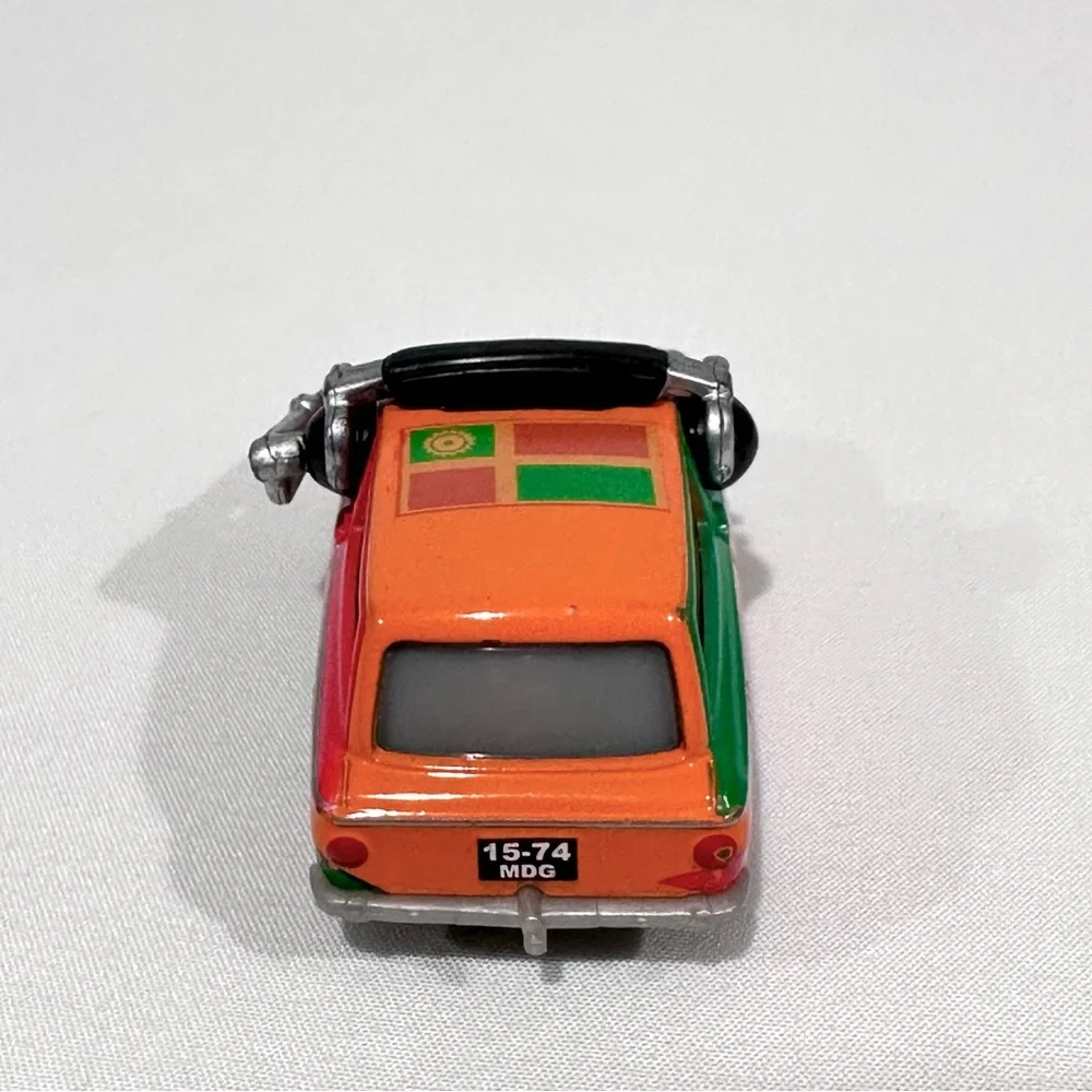 Disney Pixar Cars 2 Brian Gearlooski WGP Crew Chief Die-cast Mattel Rare